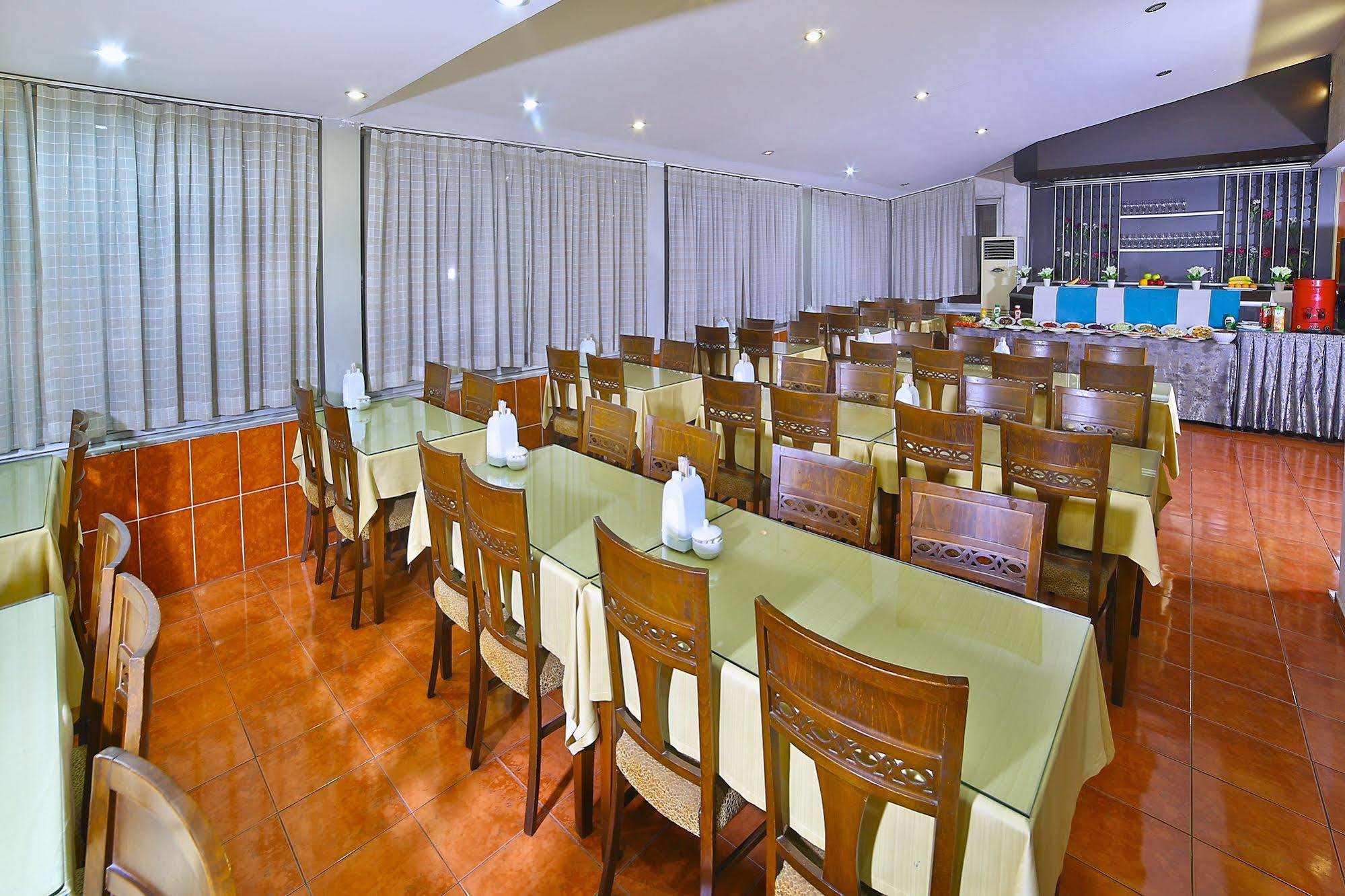 The Center Hotel Istambul Extérieur photo